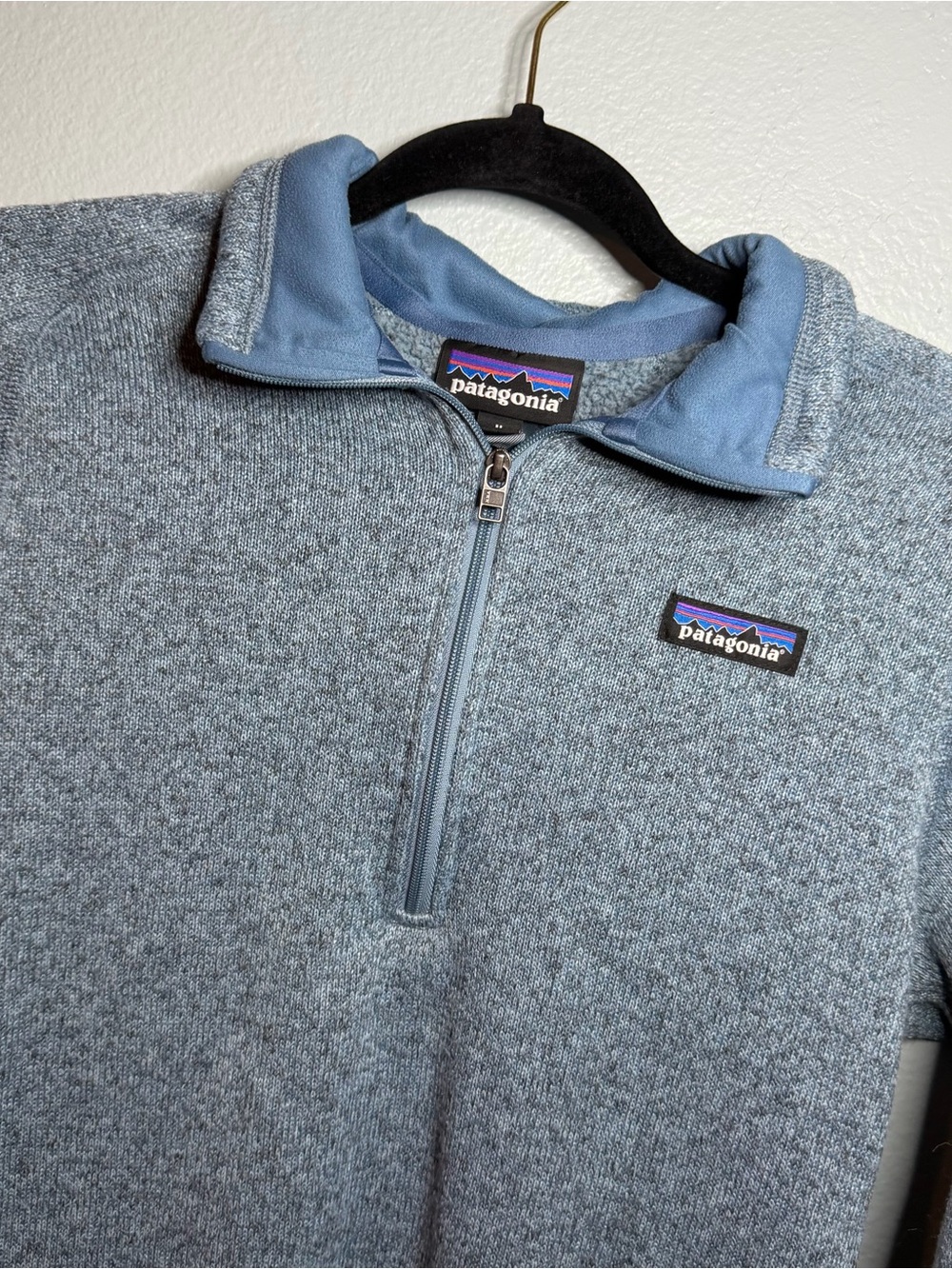 Patagonia women’s Blue teal Quarter-Zip Fleece Sweater